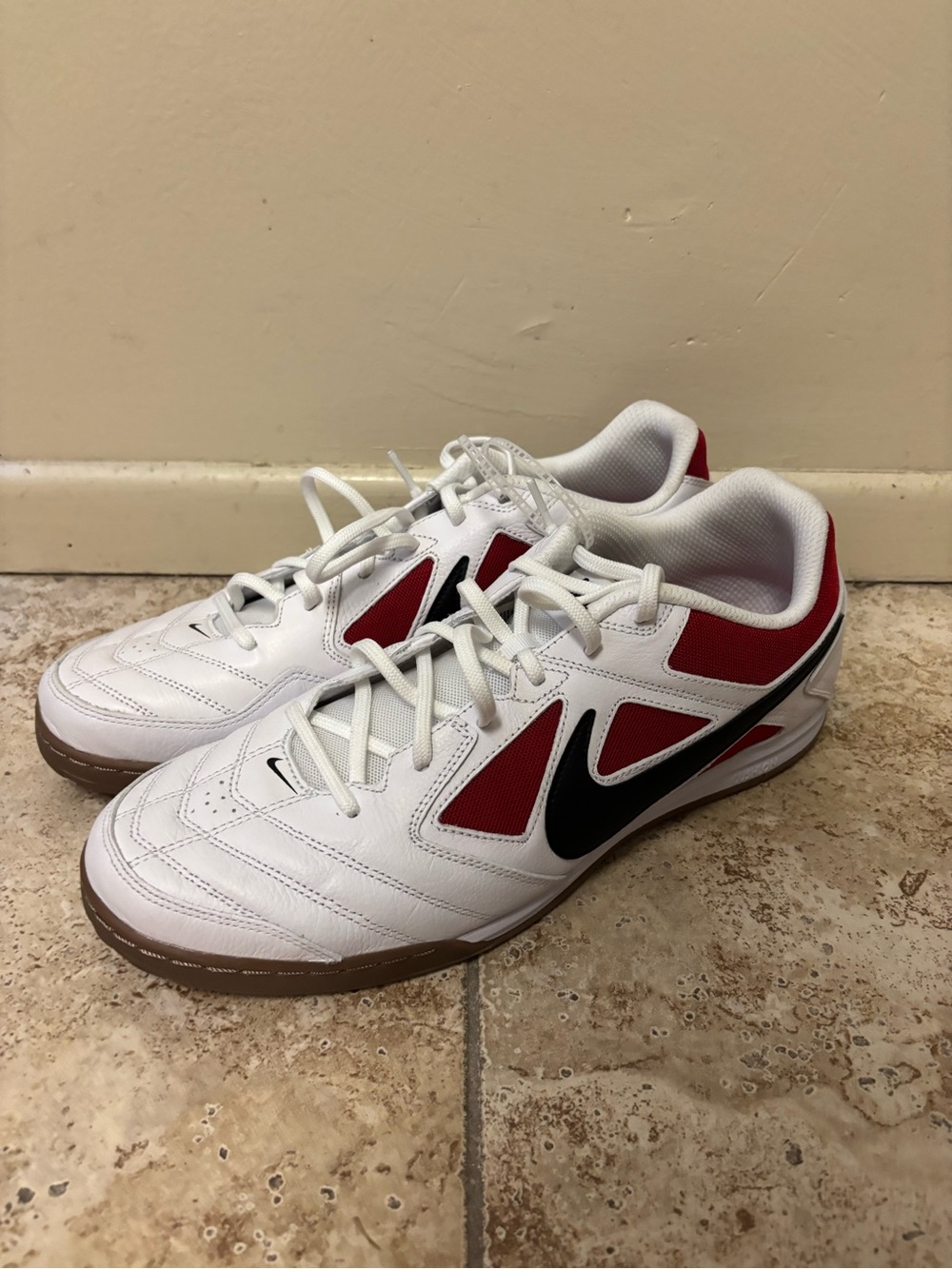 NEW Men's 14 NIKE Leather, Gato Shoes. IB8509-100 WHITE/BLACK/RED